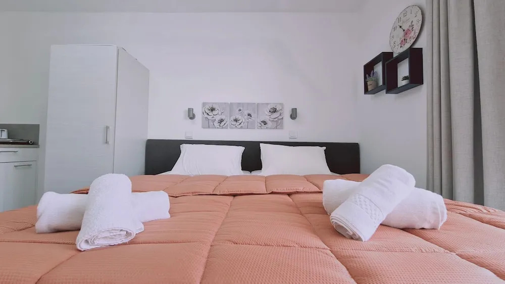 100 AN - Napa Living 21