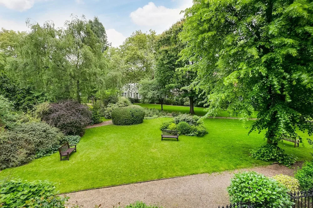 The Stunning Philbeach Garden Apartment- CSD