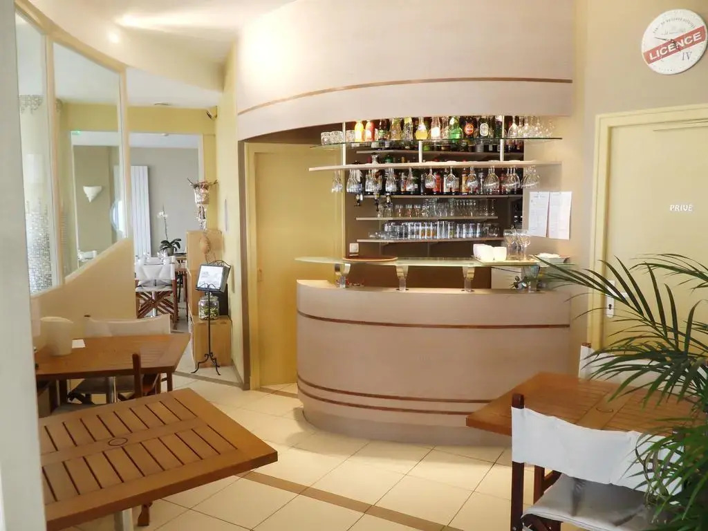 Acadie Saint Victor - Hôtel restaurant -Face mer- Châtelaillon plage