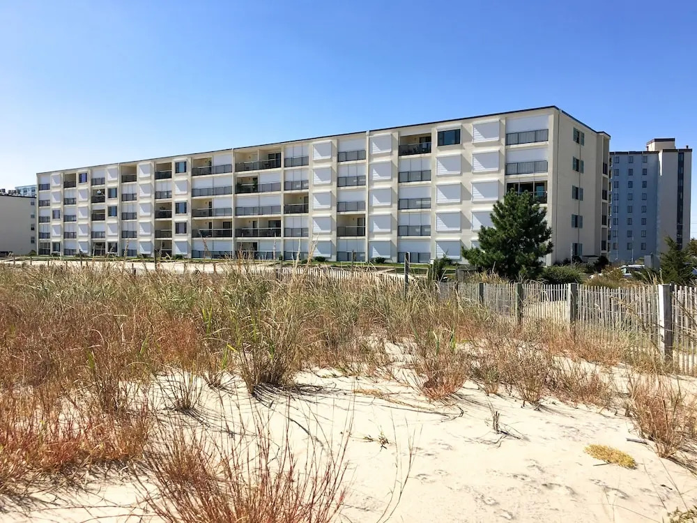 New Listing! Amazing Breakaway East Ocean 2 Bedroom Condo