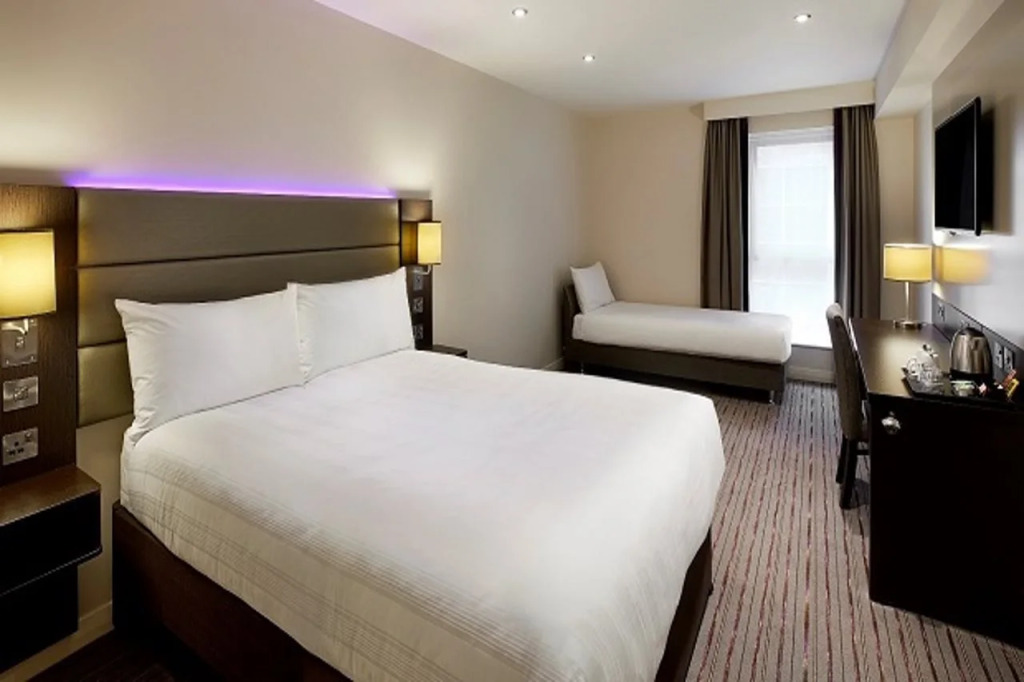 Premier Inn Wirral - Childer Thornton