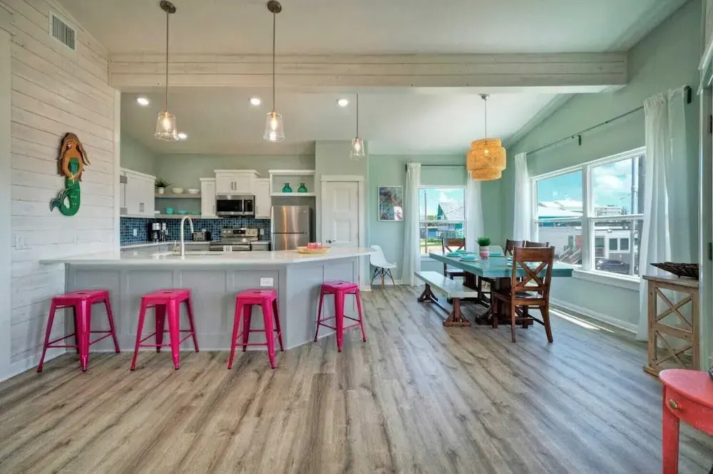 Sleeps 20 2 Modern Homes w/ Private Pool, Deck+patio 3-min Walk to the Beach