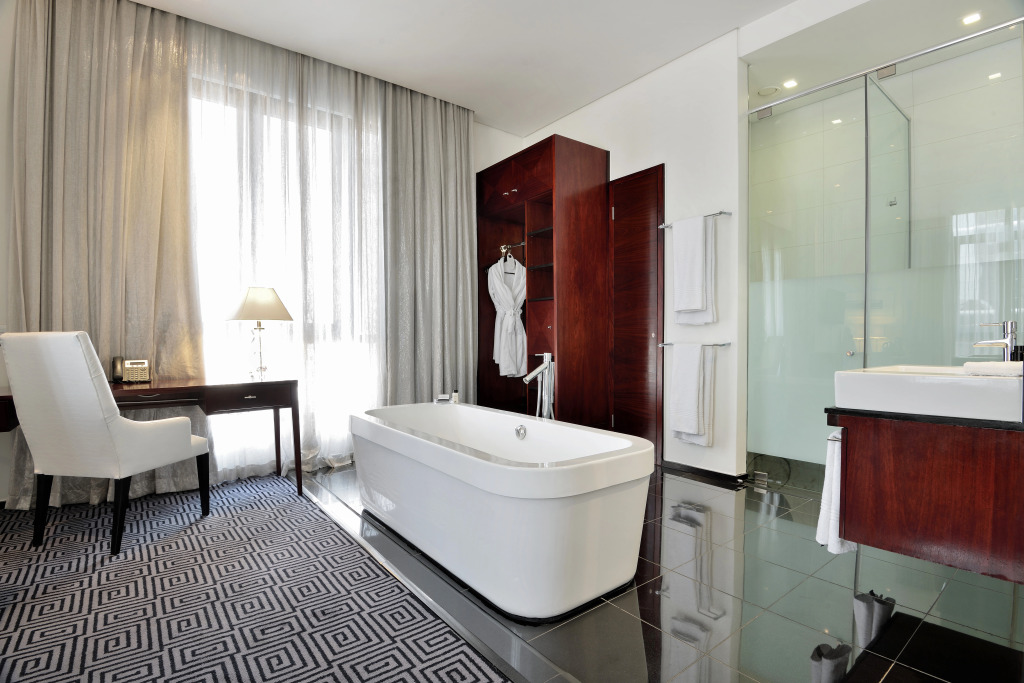 DAVINCI Hotel on Nelson Mandela Square