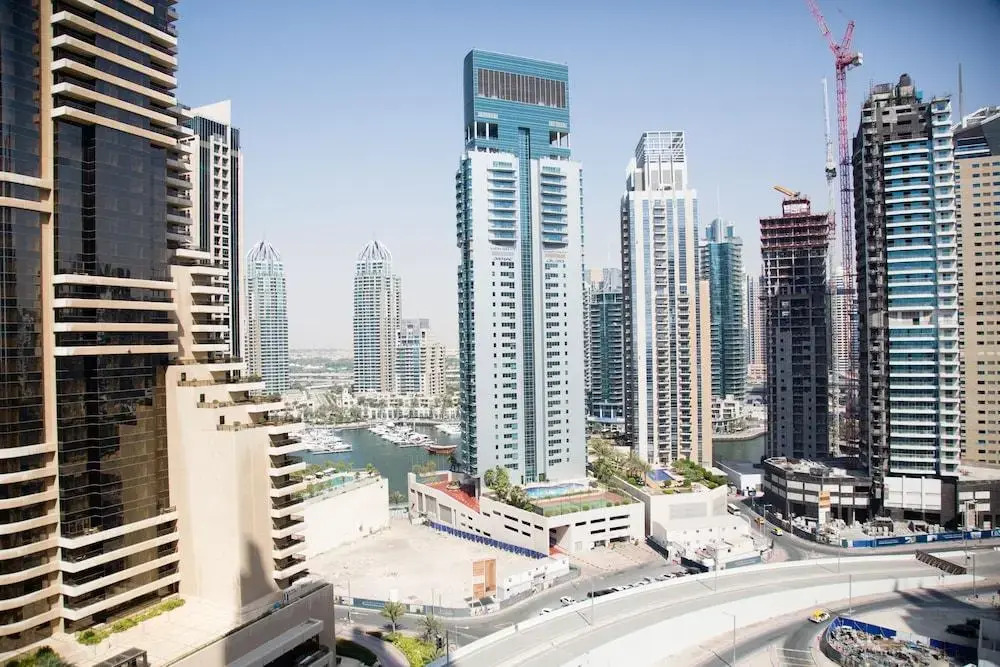 B027 - Spacious 1BR in Botanica Tower