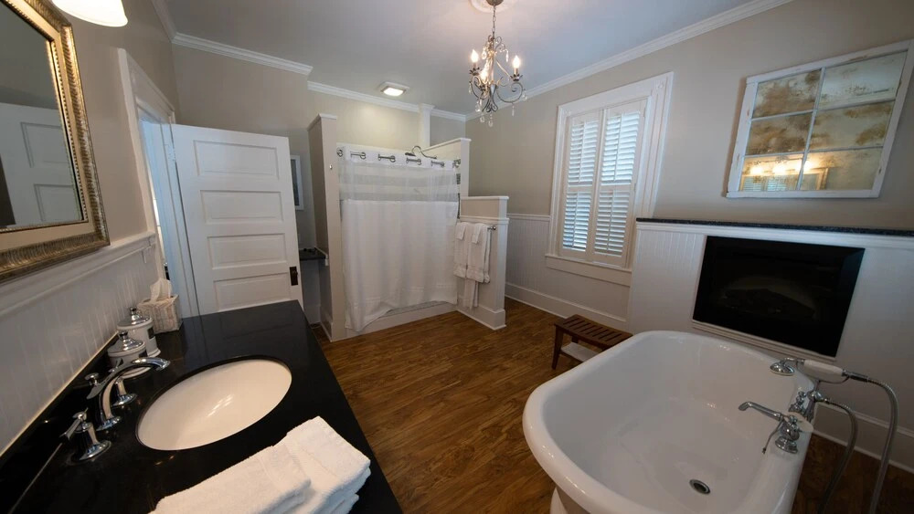 The Edenton Collection - Captain’s Quarters Inn