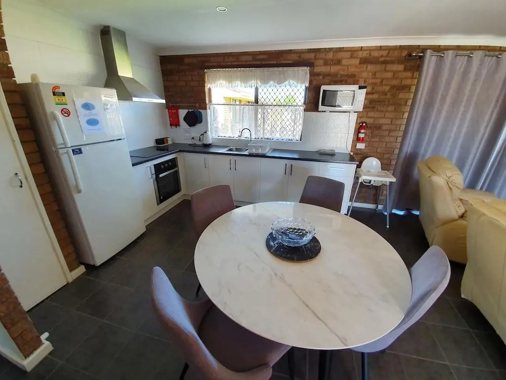 Unit 16, 2 Casuarina Crescent, Ocean Beach Chalets