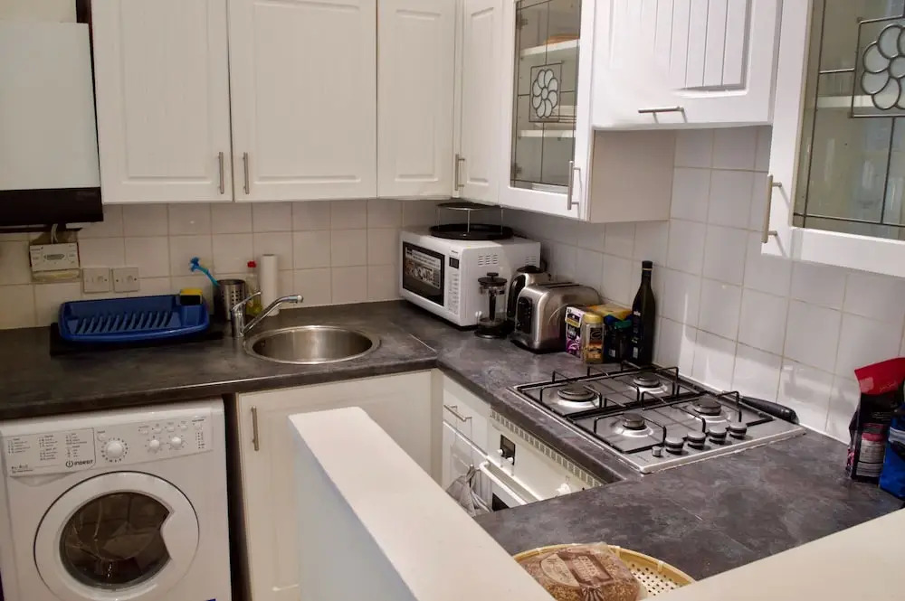 2 Bedroom Apartment In Pleasance