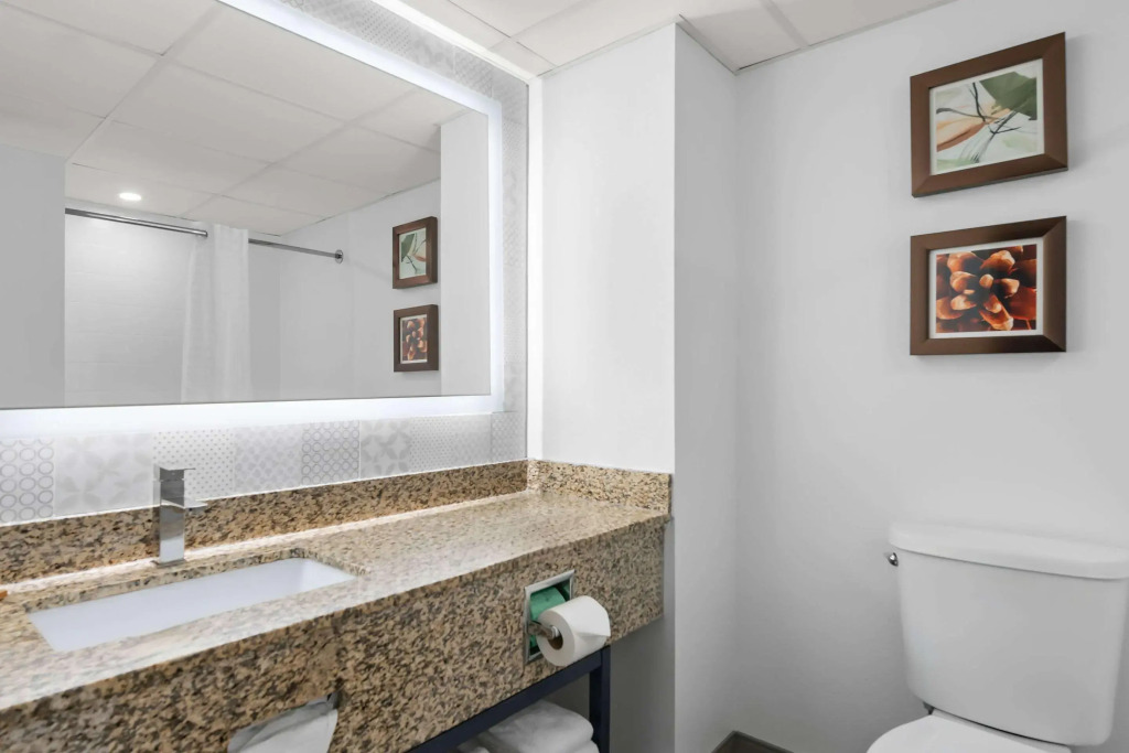 Country Inn & Suites by Radisson, Near The National Sports Center, Coon Rapids, MN