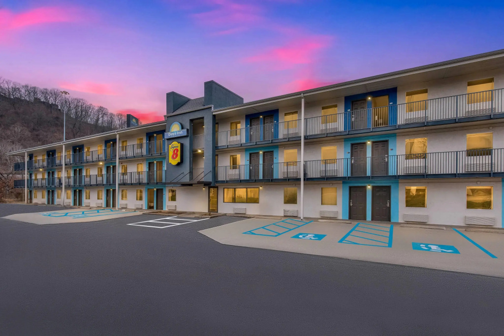 Super 8 By Wyndham Charleston WV