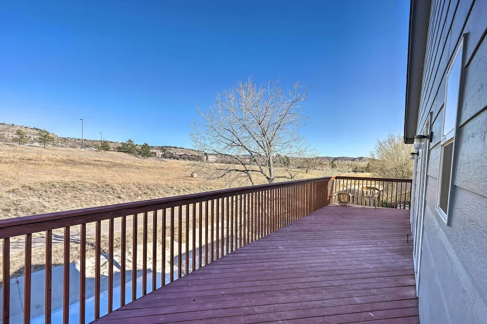 Updated Springs Home - 3 Mi to Garden of the Gods!