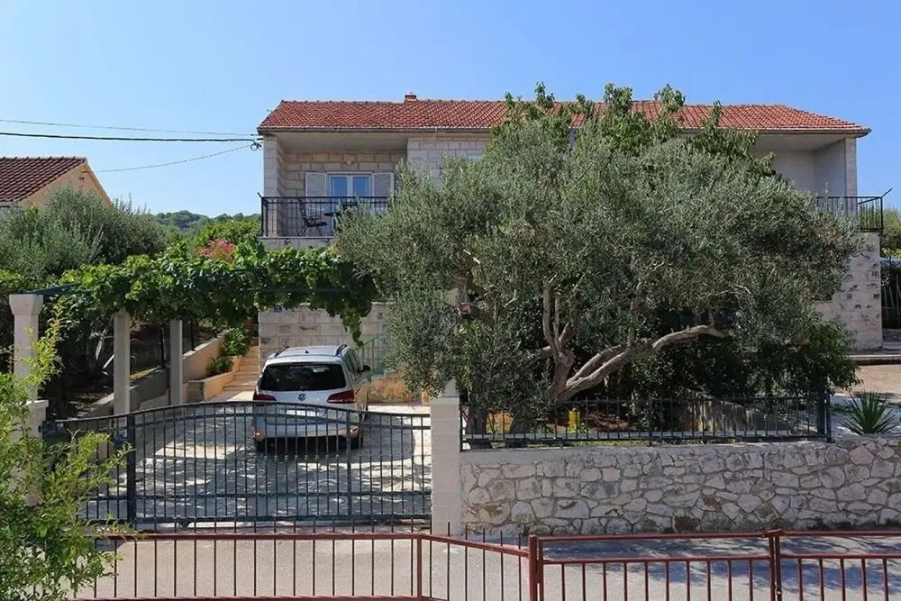 Apartments Mara