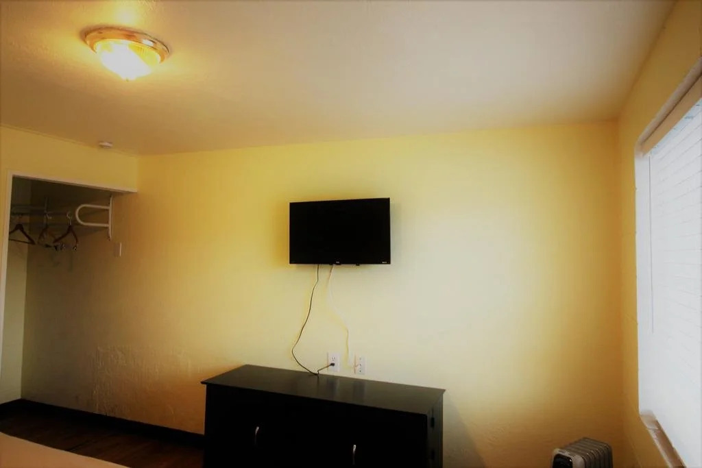 Sunland Inn