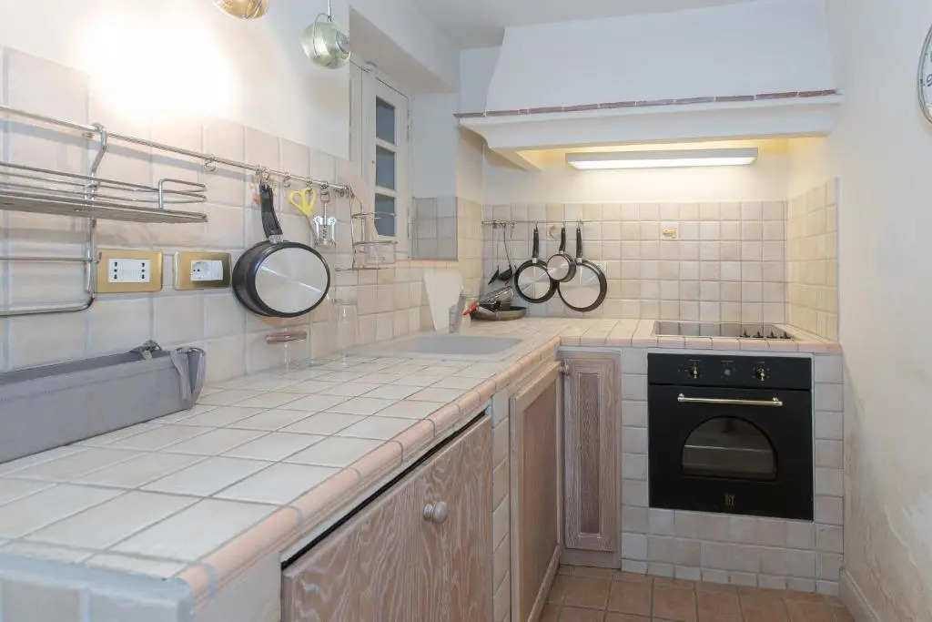 RARE: 110m² climatisés avec terrasse. 2 Chambres