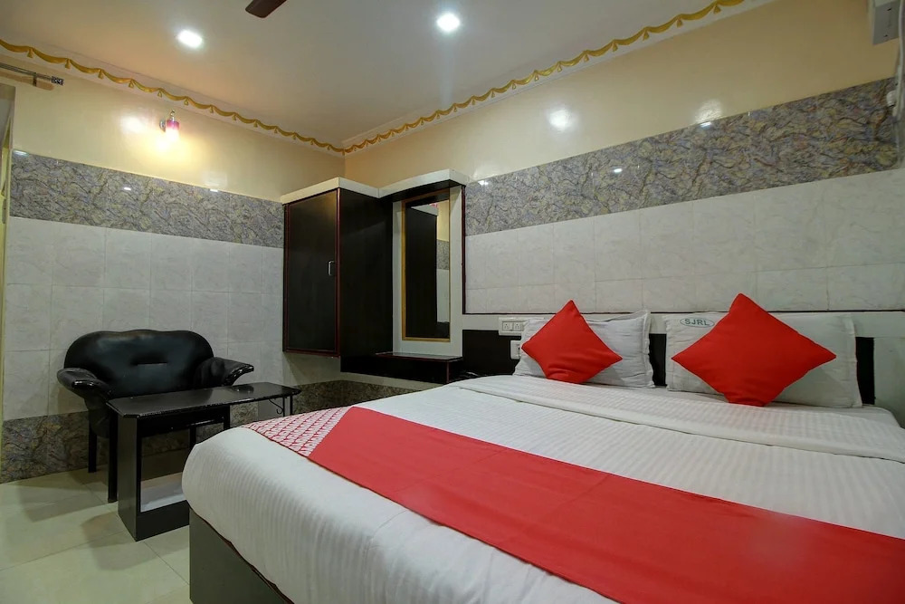 OYO 17156 Sri Jayaram Lodge