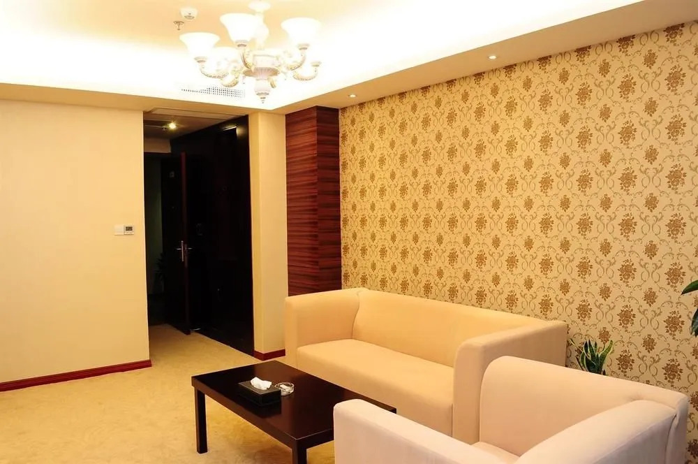 Baicaoyuan Hotel(南京百草园宾馆（草场门南艺二师地铁站店）)