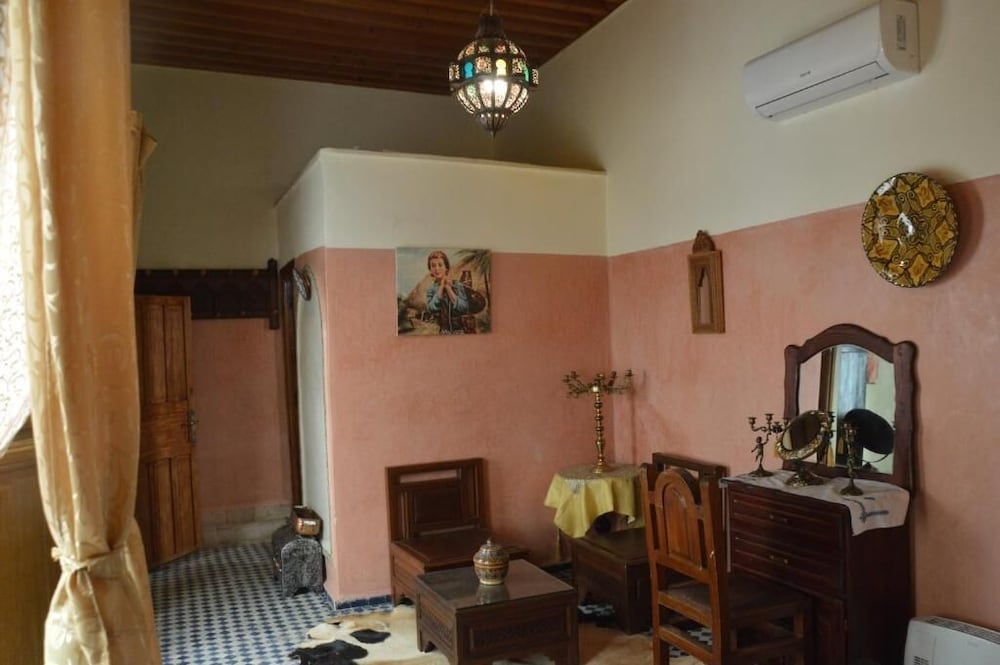 Riad Oumkaltoum Fès