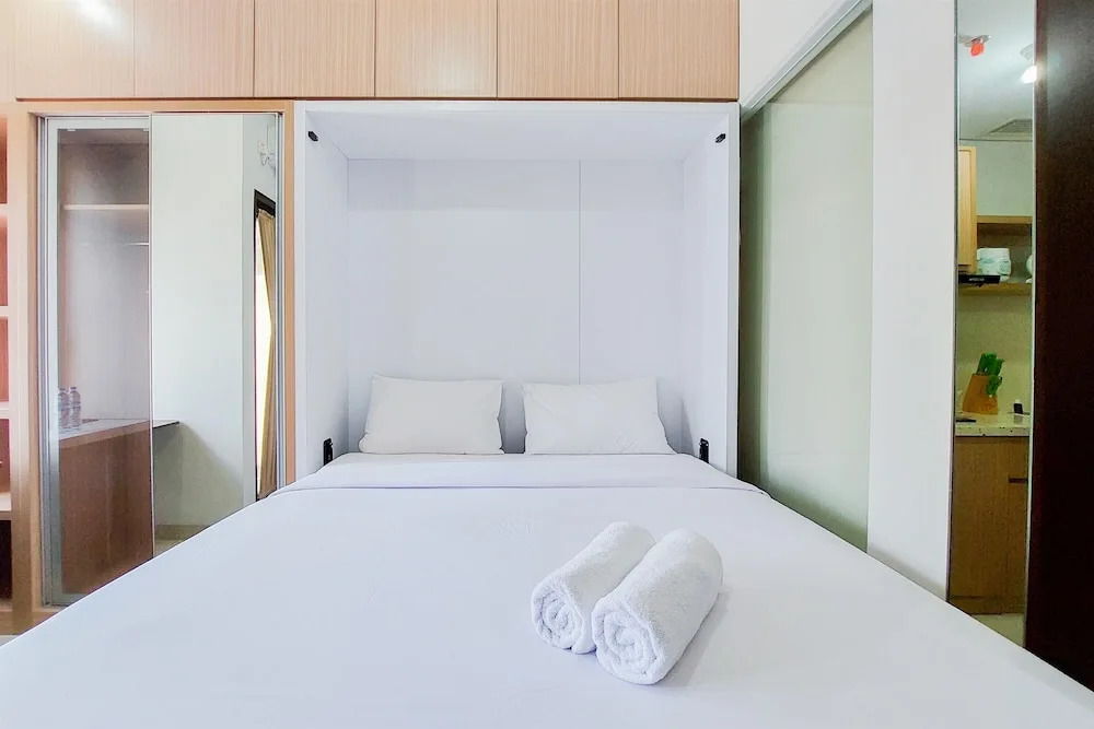 Best Price And Homey Studio Transpark Bintaro Apartment