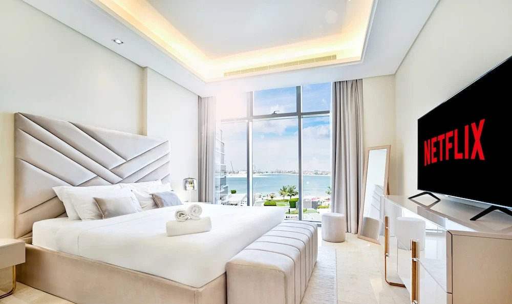LUX The Elegant Palm Beach Suite