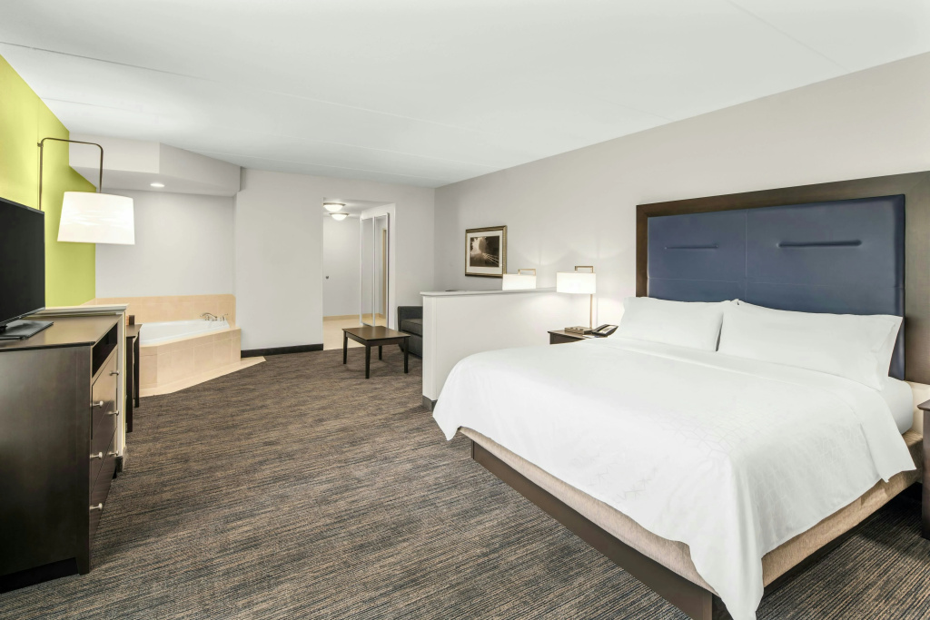 Holiday Inn Express & Suites Wilmington-Newark by IHG