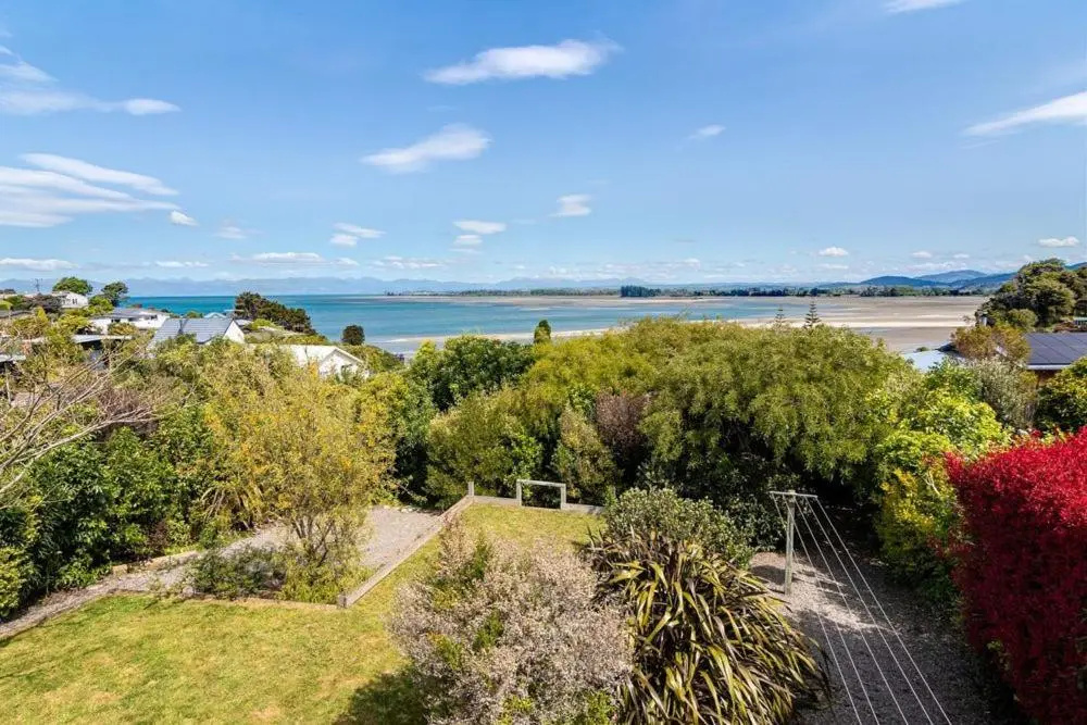 Emilys Beach House - Kaiteriteri Holiday Home