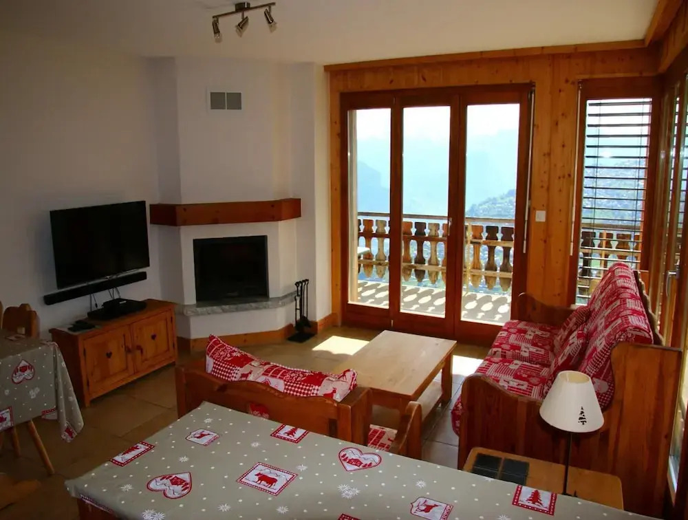 Cozy Apartment With Rhone Valley View