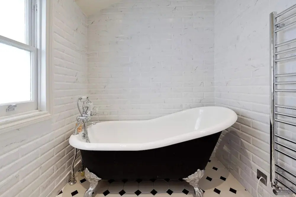 Central London 4BR Queens Park Family Home With Garden