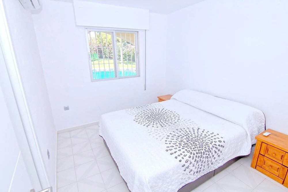 Apartment with 2 Bedrooms in Calahonda, with Pool Access And Terrace
