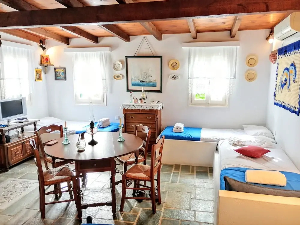 Traditional country house in Tinos