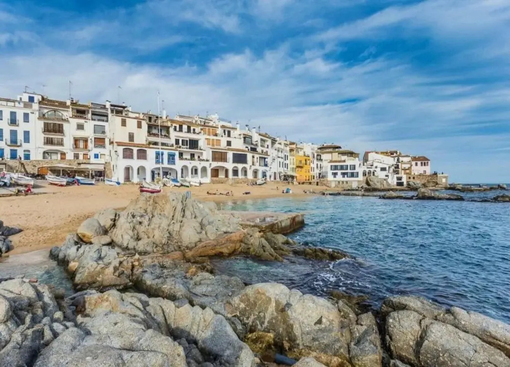 Studio in Spain Near Beach & Mountain Views
