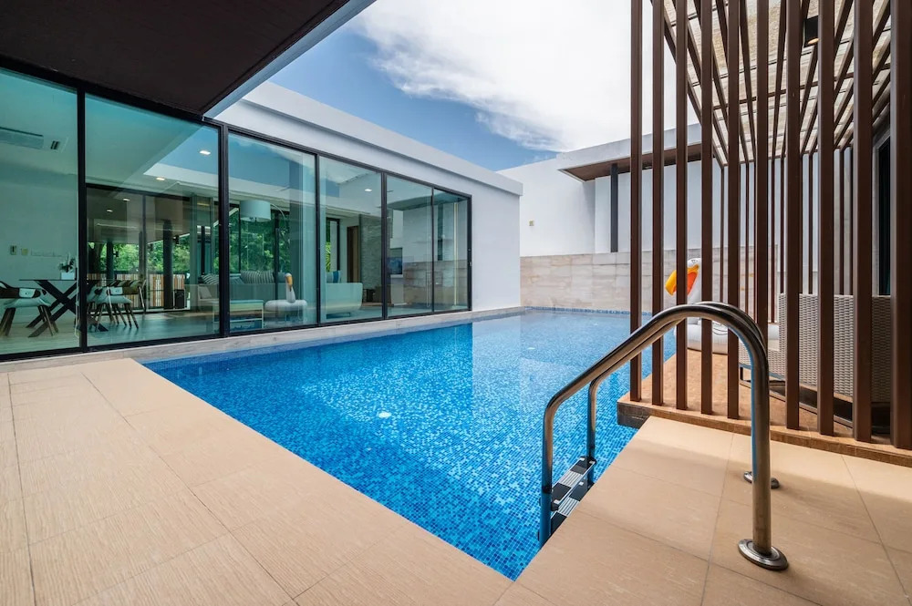 Movenpick Residences 4-Bedroom Pool Villa Beach Access, Na Jomtien Pattaya