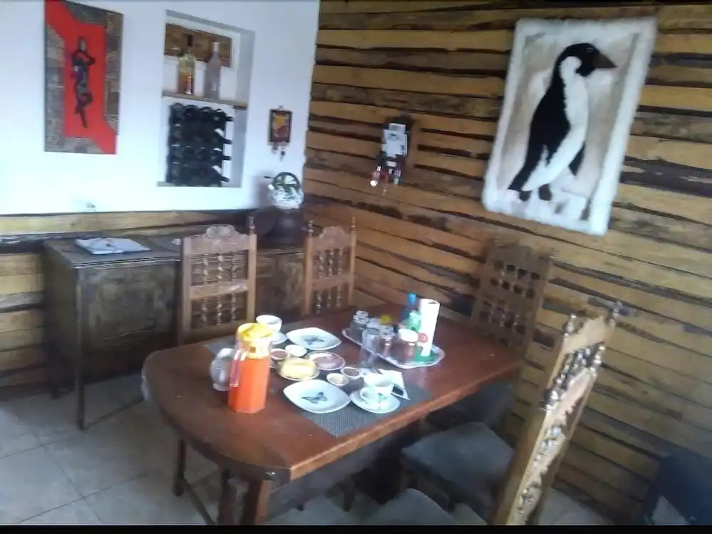 Hostal Sol y Luna - Descanso a 10 min del aeropuerto & Desayuno Incluido