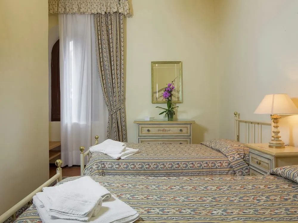 Beautiful Farmhouse With Pool at 500 Meters Altitude