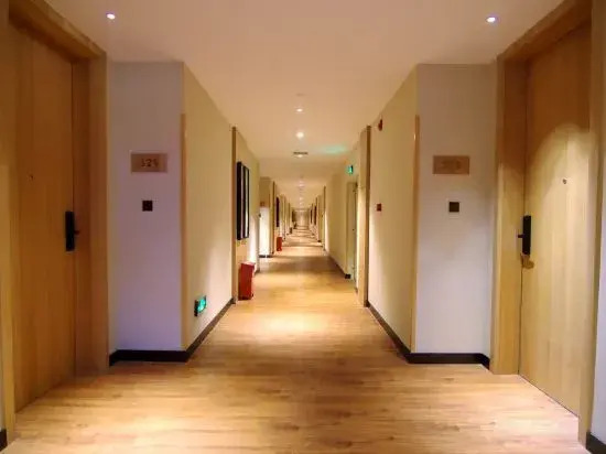 Lxora Hotel