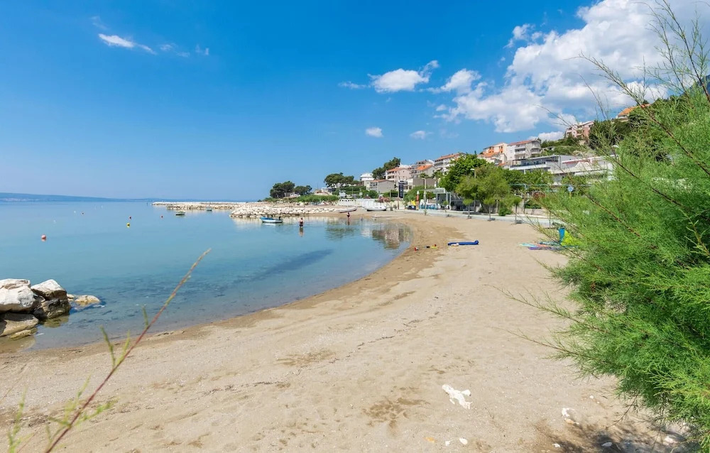 Awesome Apartment in Duce With Wifi and 1 Bedrooms