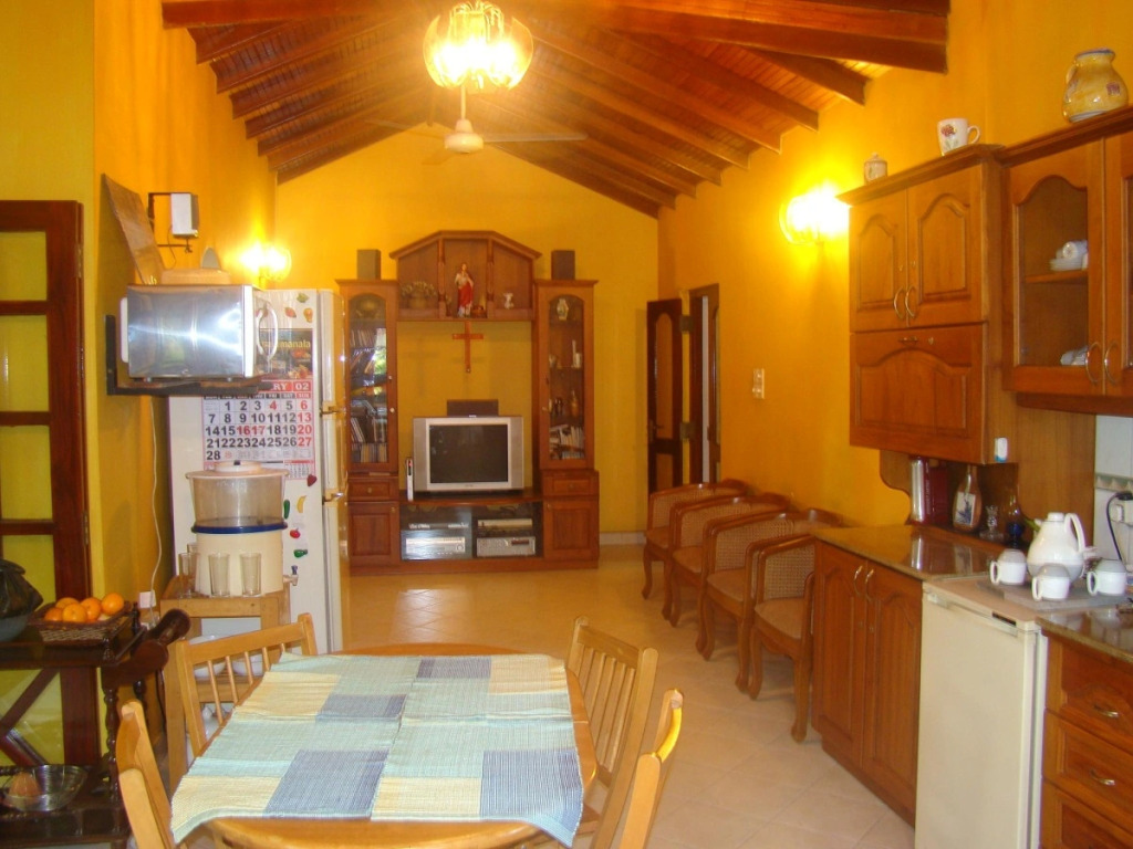 Villa Shade