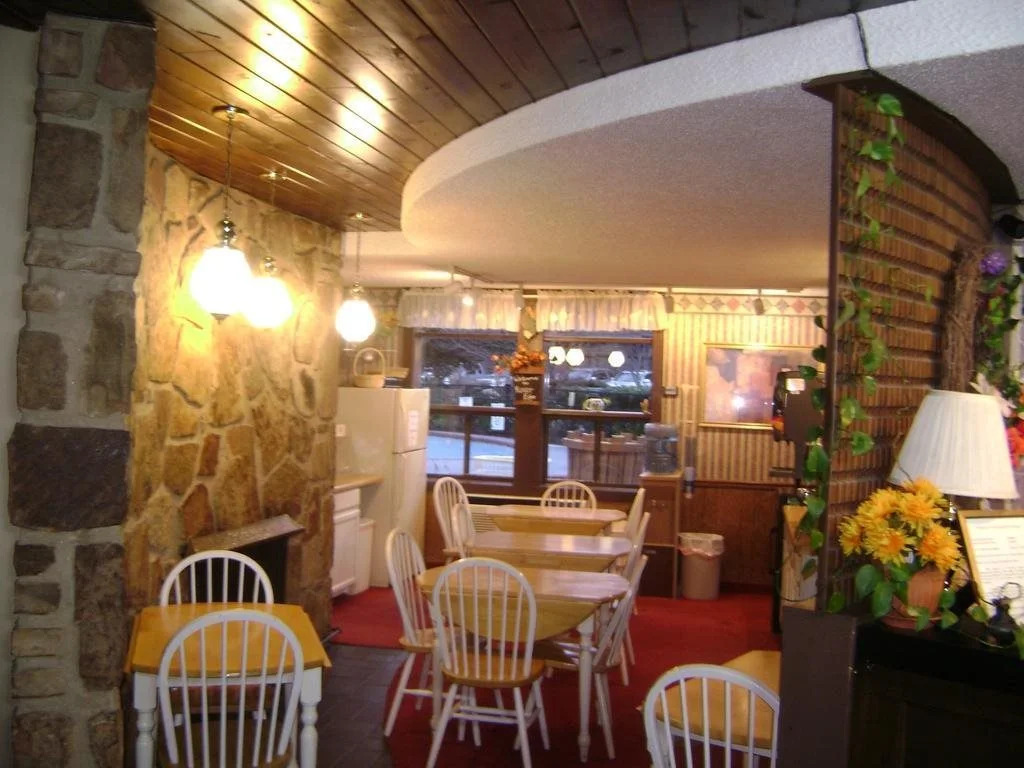 River Edge Inn