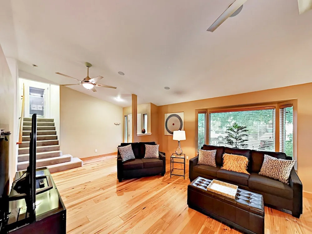 Refined Wine Country Home 3 Bedrooms 2.5 Bathrooms Home