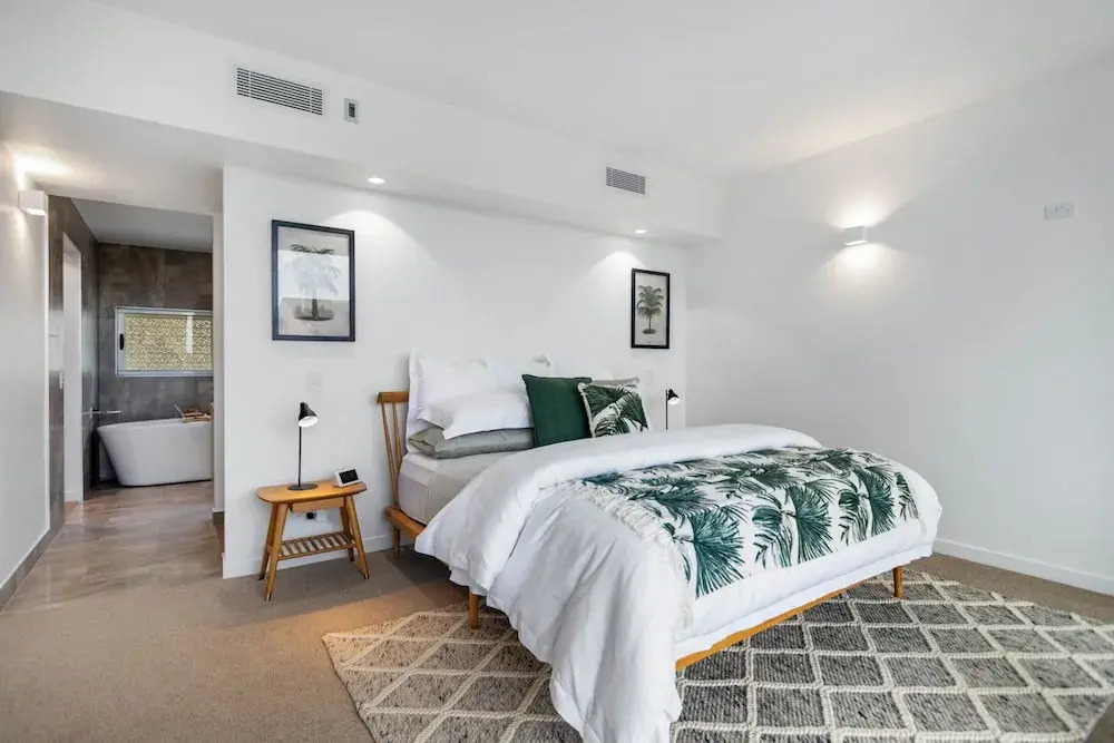 Luxury 5-floor Unit With Ocean Views Near Beach