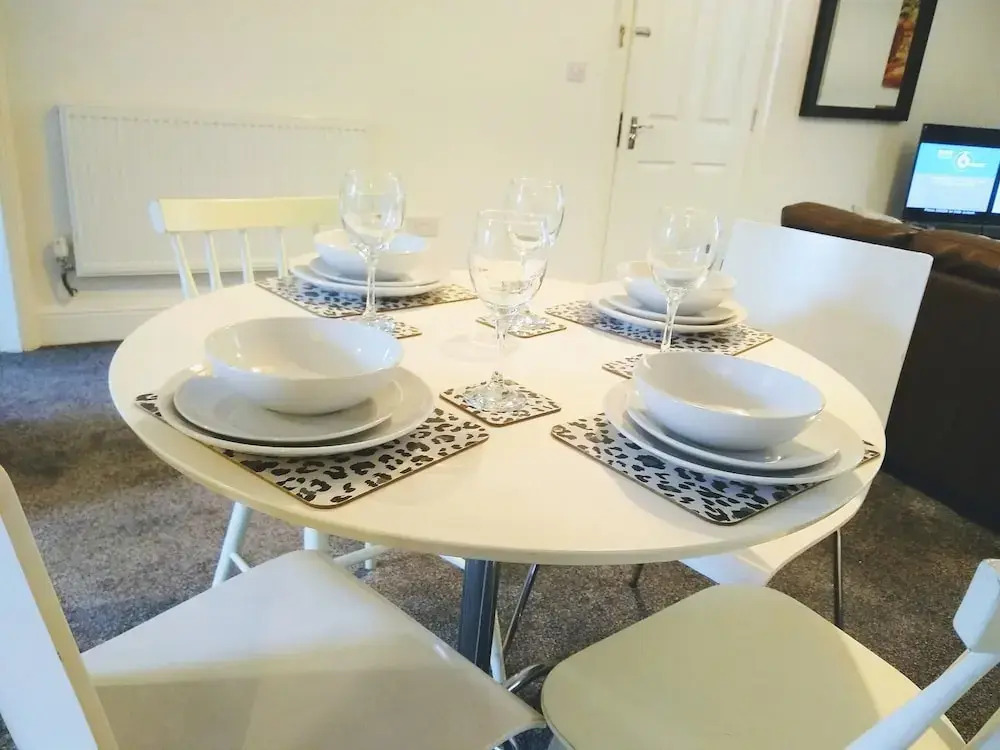 Modern Comfy 2-bedroom Flat in St Helens