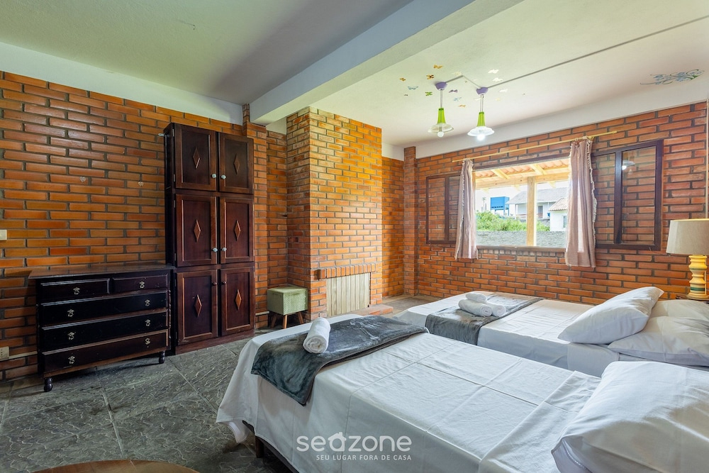 Large 3-bedroom House in Penha Sel0068