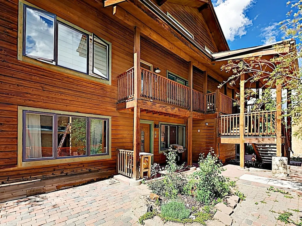201 South 2nd Townhouse Unit A 2 Bedrooms 3 Bathrooms Townhouse
