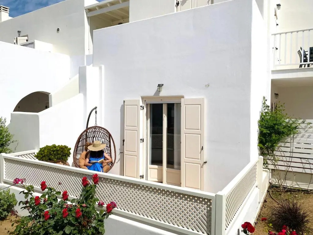 Sorokos Suite 8