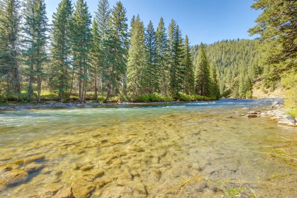 Modern Riverfront Home: 6 Mi to Big Sky Town!