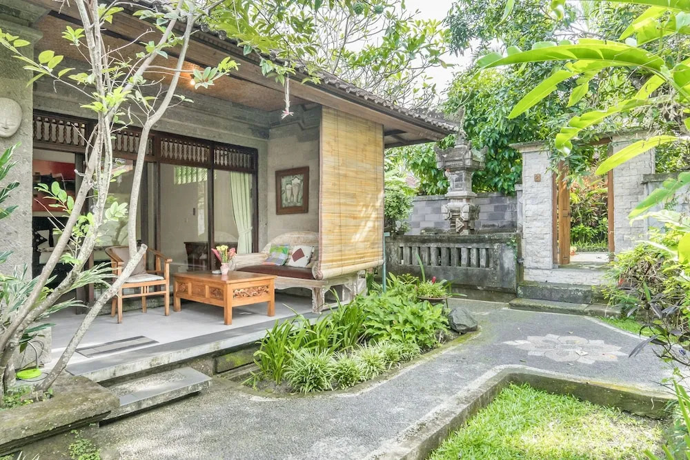 Sari Bamboo Bungalows