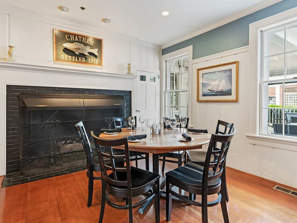 Chatham Wayside Inn