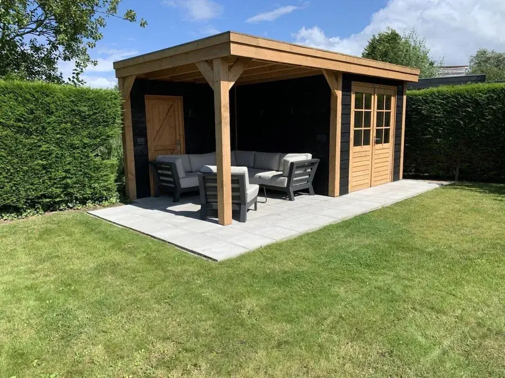 Lovely bungalow with garden
