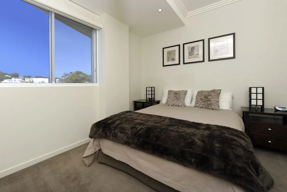 Oasis, Unit 9/5 Laman Street
