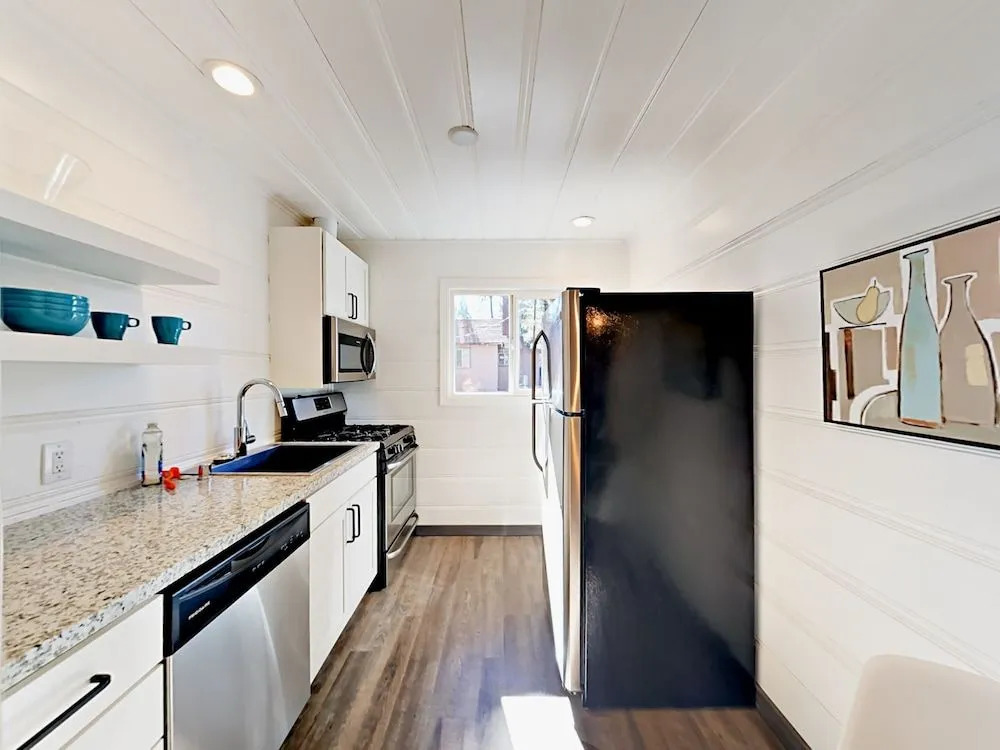 4093 Manzanita Ave Cabin Unit 3