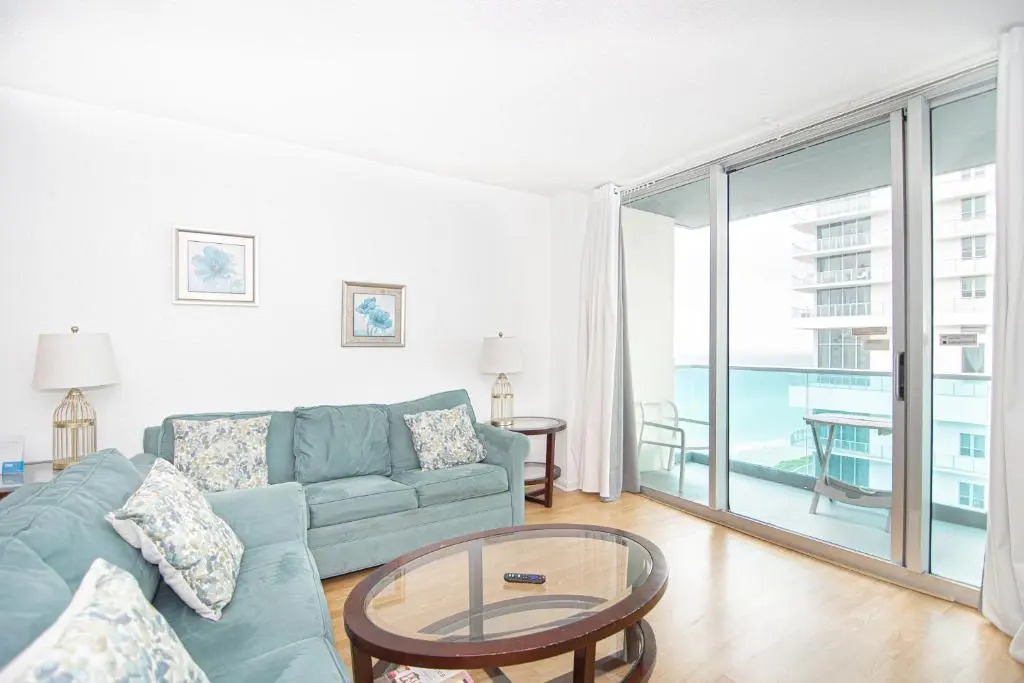 Apartment Hallandale L15
