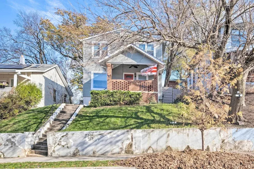 Ideally Located DC Home w/ Pool Table & Patio